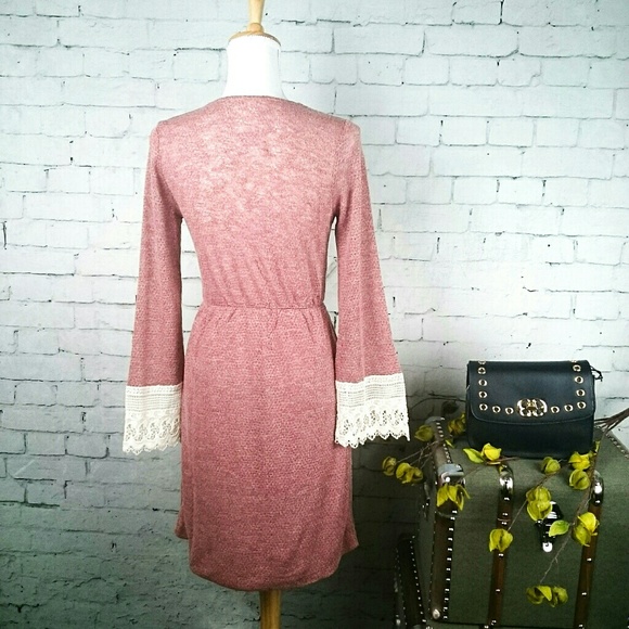 NWOT Illa Illa boho faux wrap dress w/ lace - Picture 3 of 6